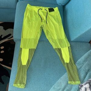 Nike AeroSwift Men’s Running Pants AR1589-702  Neon Volt Size M